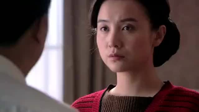 周乙真是细心,看到桌子上的本子,直接帮顾秋妍放到抽屉里