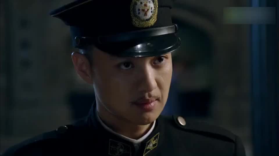 铁林虽然没能救下田丹父母,但徐天还是夸他,说他是好巡捕