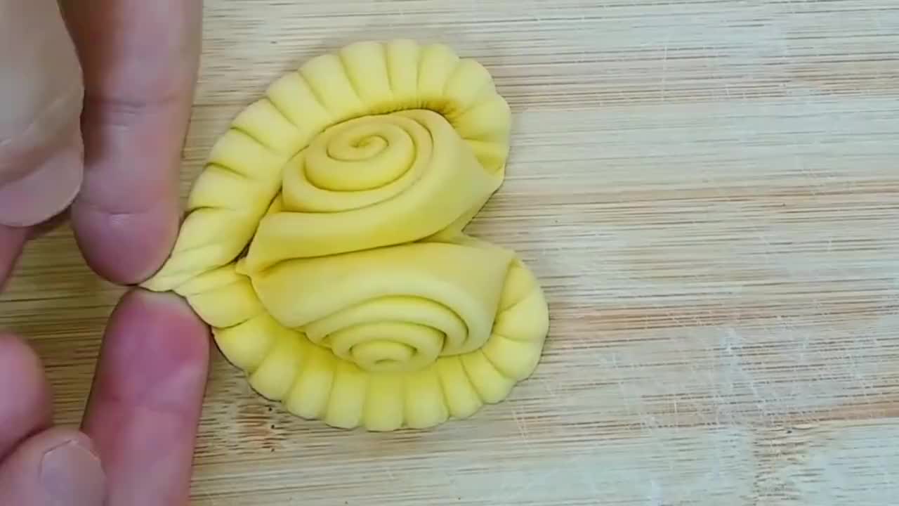 一根面条变爱心,关键就是这一刀,3款爱心馒头手法送大家!