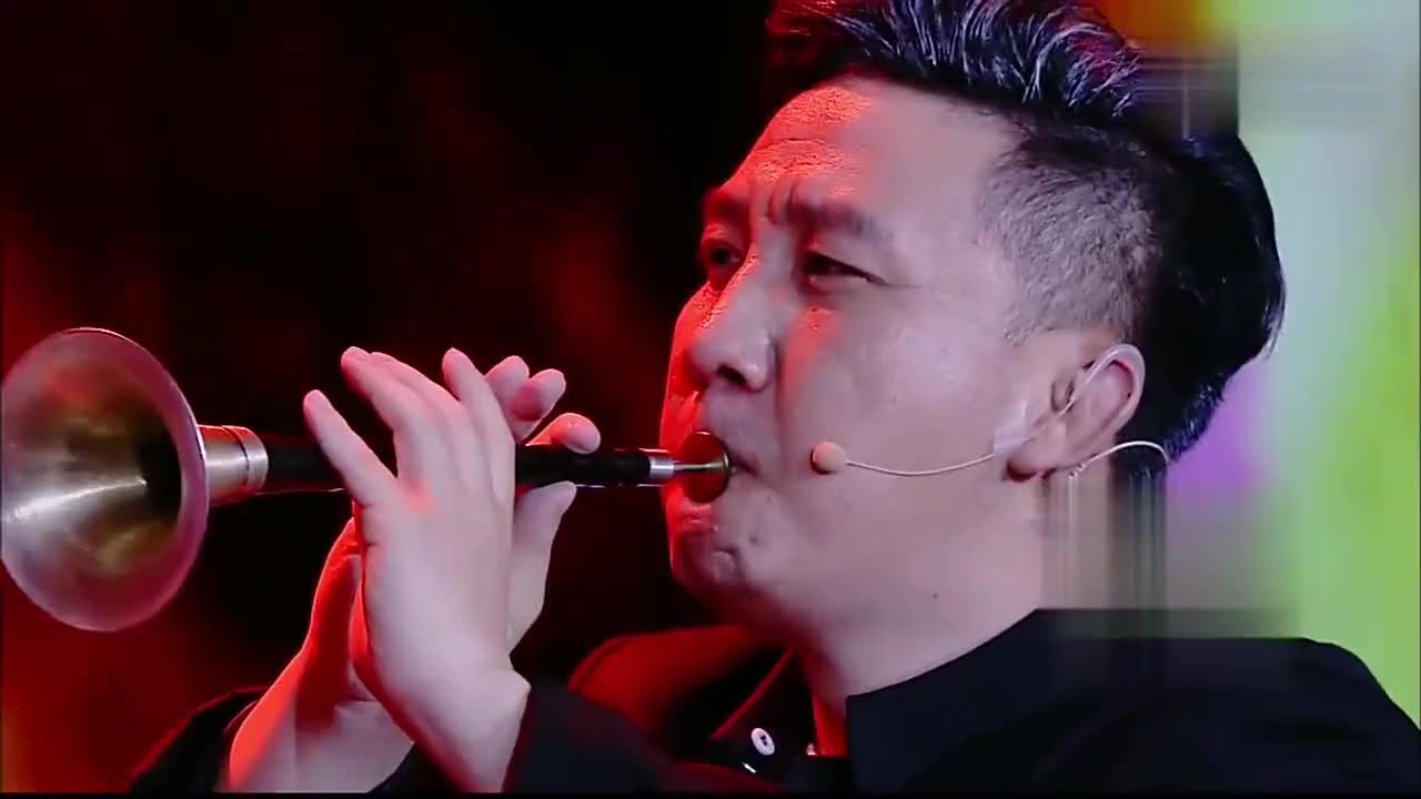 杨树林这唢呐吹得是真好听,网友直呼真是多才多艺!