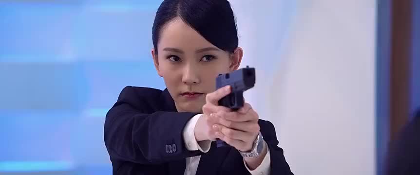 《澳门风云2 》美女原来是卧底,杀了警察