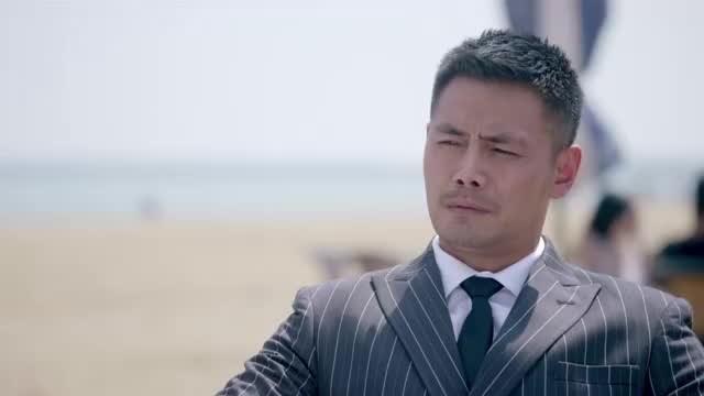 变形计街头霸王周云峰把人打成脑震荡甚至拿刀对向父亲