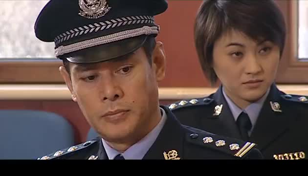 警中警:副书记亲戚开赌场被抓,局长求情,不料被一个电话打脸