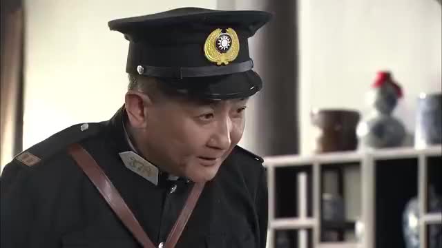 飞哥大英雄:女特务刚来,就和警察局搭上关系,手段真高明