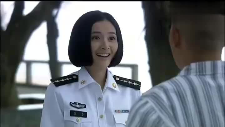 火蓝刀锋大结局:蒋小鱼和护士吹牛,怎料沈鸽就在背后,这尴尬了