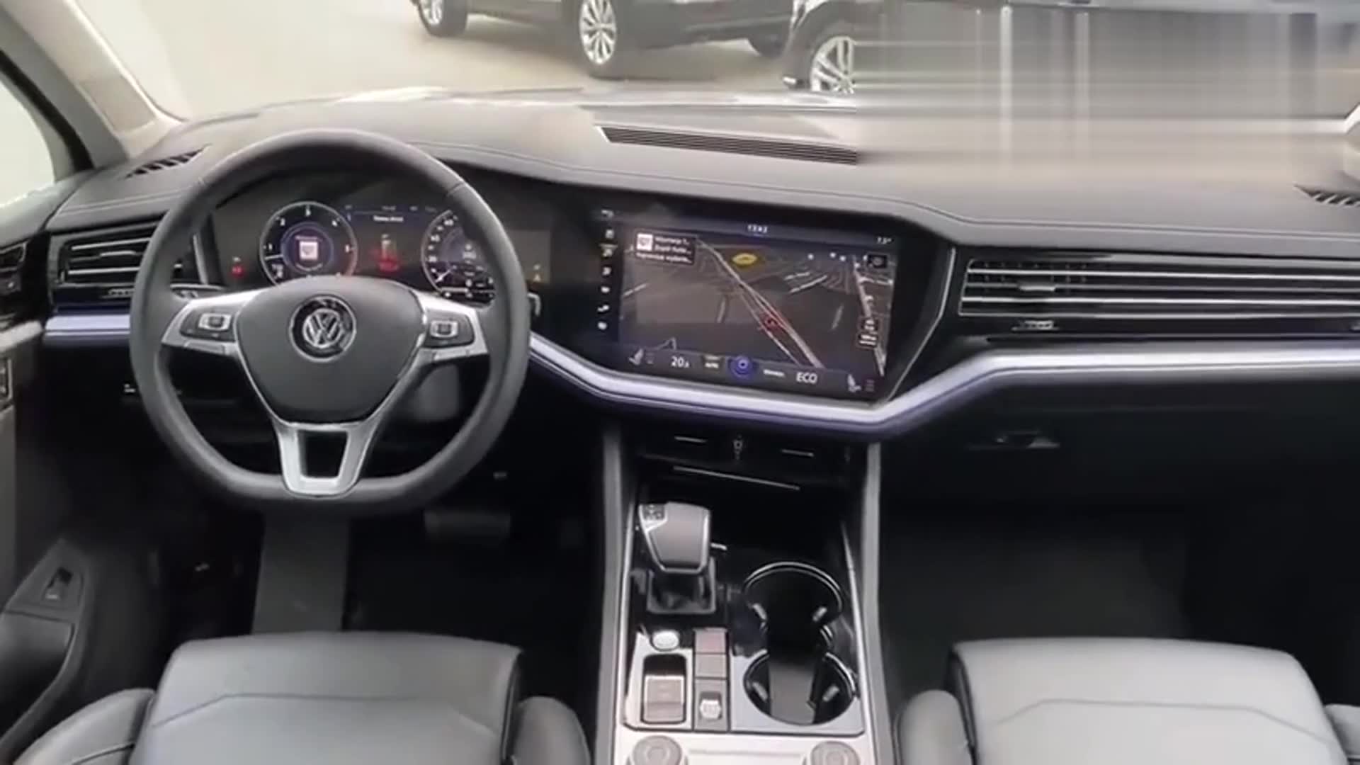 2020款jeep大切诺基到店实拍看到外观内饰后买不买途锐自己定