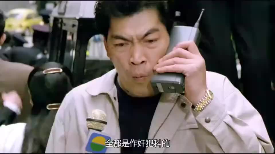 大傻这亮闪闪的金表谁看了不想要呢小伙子野心够大的