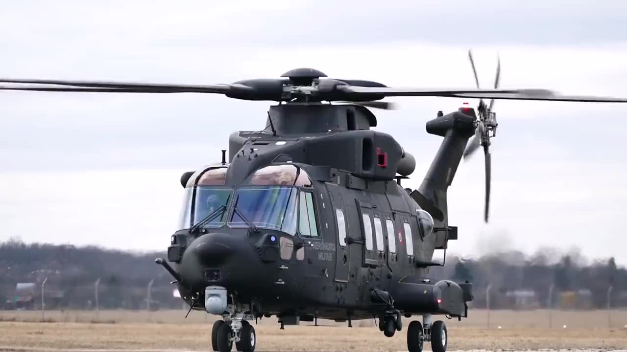 aw-101"灰背隼"中型通用直升机由意大利和英国联合研制