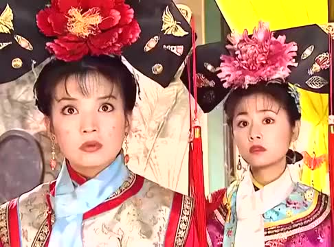 心机皇后对小燕子耍心机,小燕子不计前嫌,还和皇后儿子玩