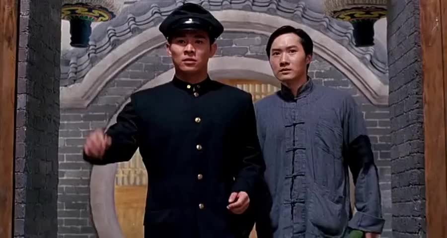 陈真坐黄包车到精武门,不料拉车师傅竟给他介绍别的武馆,气坏了