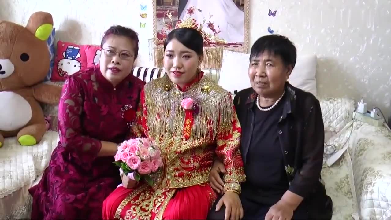 山东一女老板结婚,一般男人她看不上,不知新郎咋追到手的