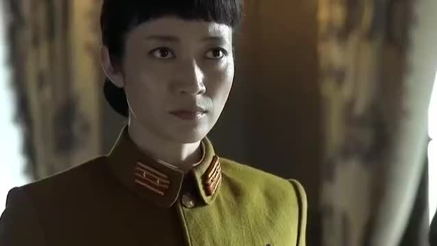 明楼炸毁火车,让阿诚在南田面前说漂亮话,蒙混过关