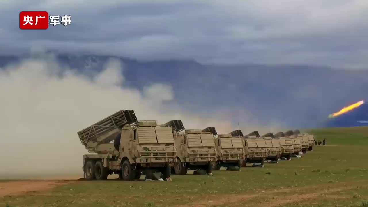 解放军中部战区陆军某师实战演练:99a坦克自动装弹机装填画面曝光