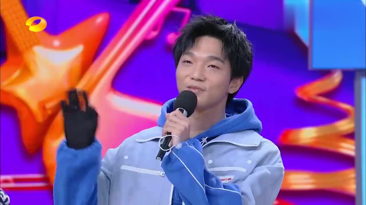 刘维模仿蔡徐坤一秒就垮,谢娜笑喷:不要黑坤坤!画面笑模糊