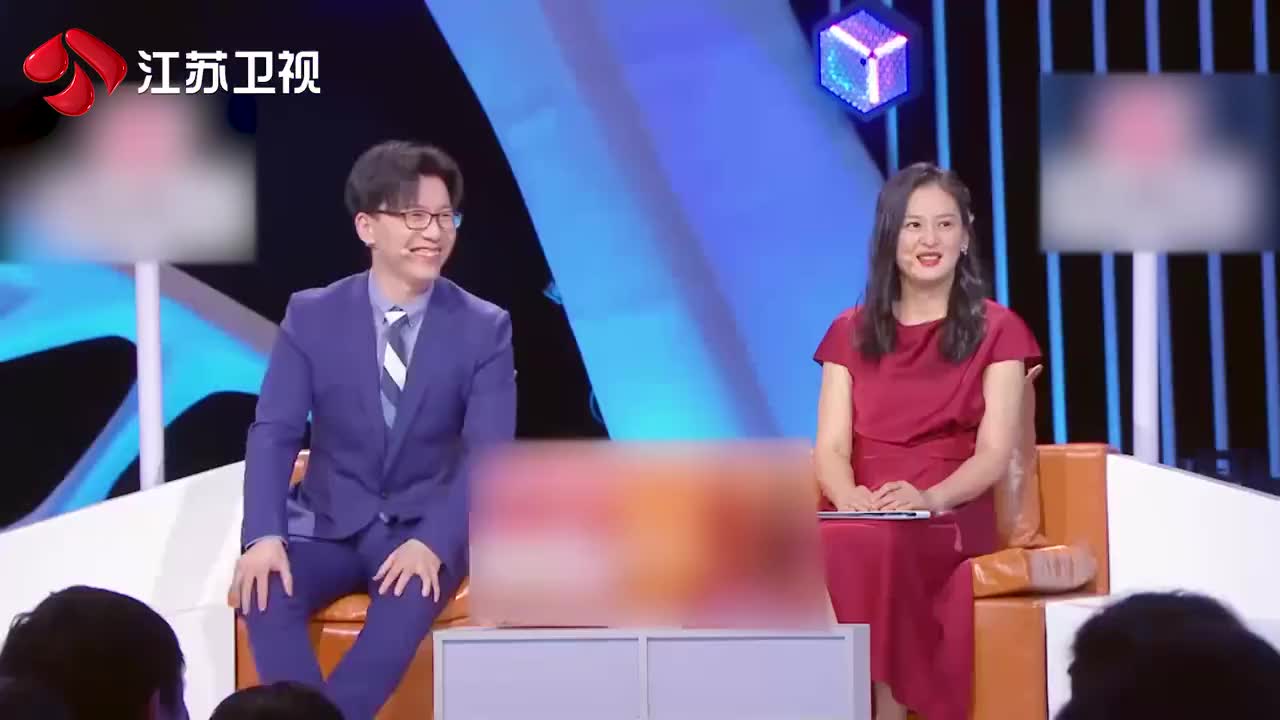 男嘉宾因为梁新月学小狗叫的视频而喜欢上她