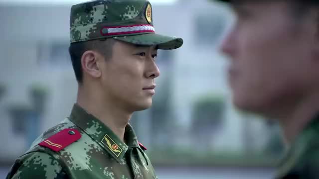 兵王老穿一身训练服