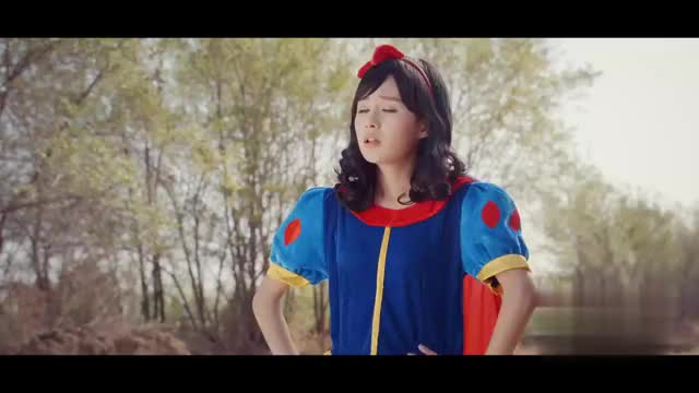 报告老板:这么明显的墓没人盗吗?但见泪痕湿,不知心恨谁?