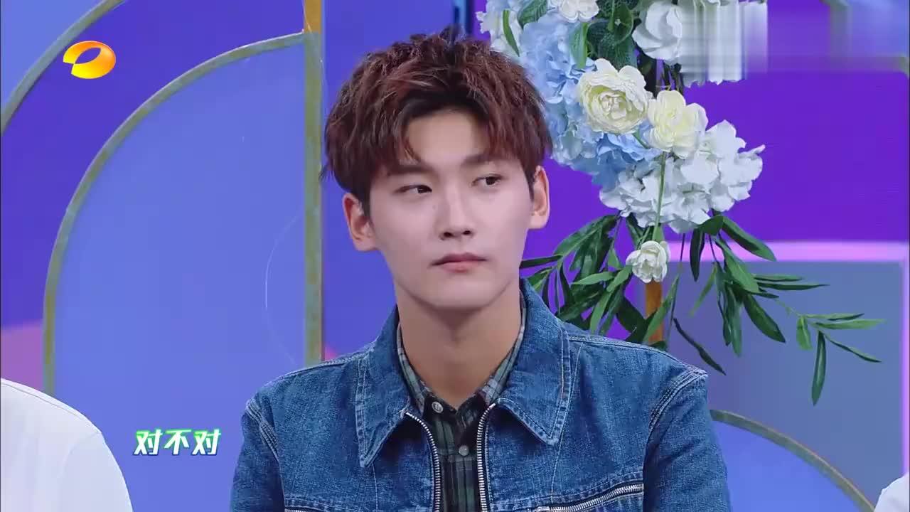 邢昭林真的是无处不黑梁洁小姐姐,梁洁和他跳舞矮到看不见