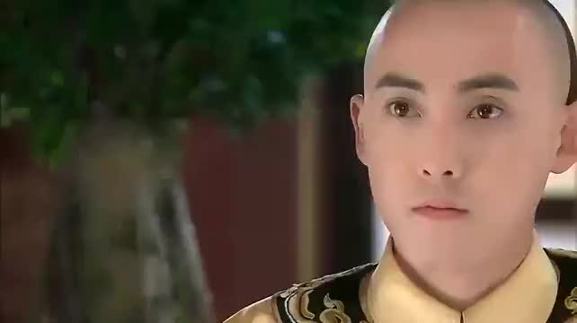 新还珠格格:小燕子想看老佛爷进宫的场面,尔泰给小燕子将要点