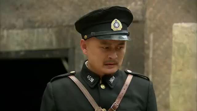 最后一枪:特务营里,教官威胁女特工用人靶射击,女特工立马崩溃