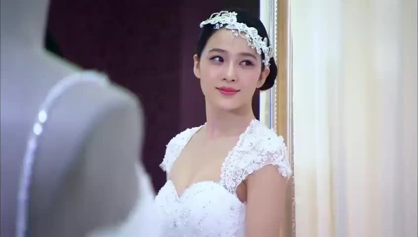 因为爱情有奇迹:安琪媛试婚纱,太美了,把齐霁惊艳的语无伦次
