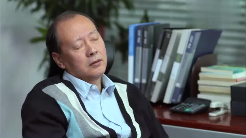 谎言的诱惑:侯太太来公司,看到叶辛桐竟说这话,姑娘很尴尬!