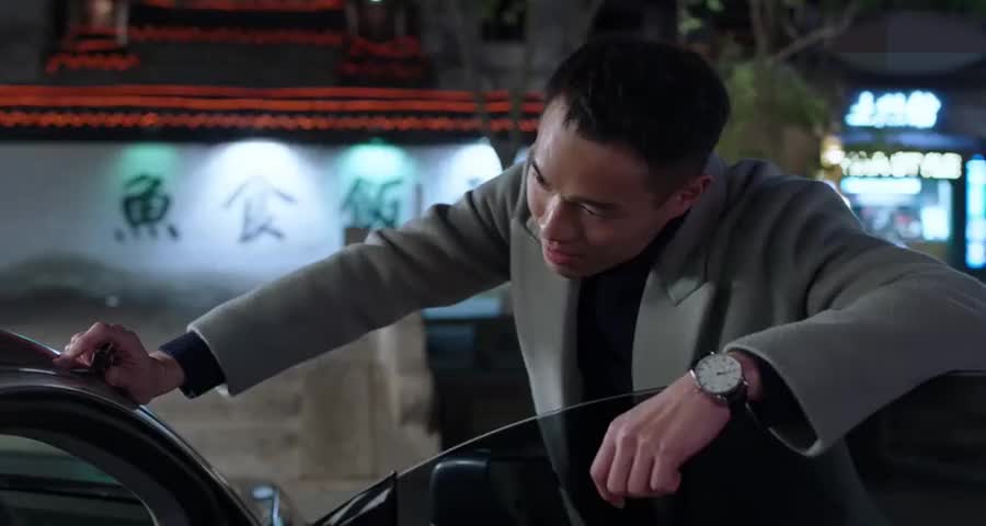 苏明成宴请苏大强吃饭,网友又想啃老了