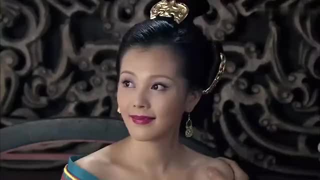 大风歌太子送三皇子香囊皇后偏要扯下来直接掌嘴年幼三皇子