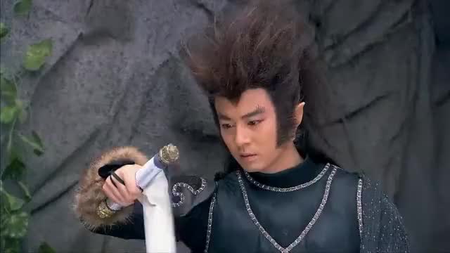 封神英雄榜:天狼星把天书拿回洞中,不料天书居然把天眼卷走了