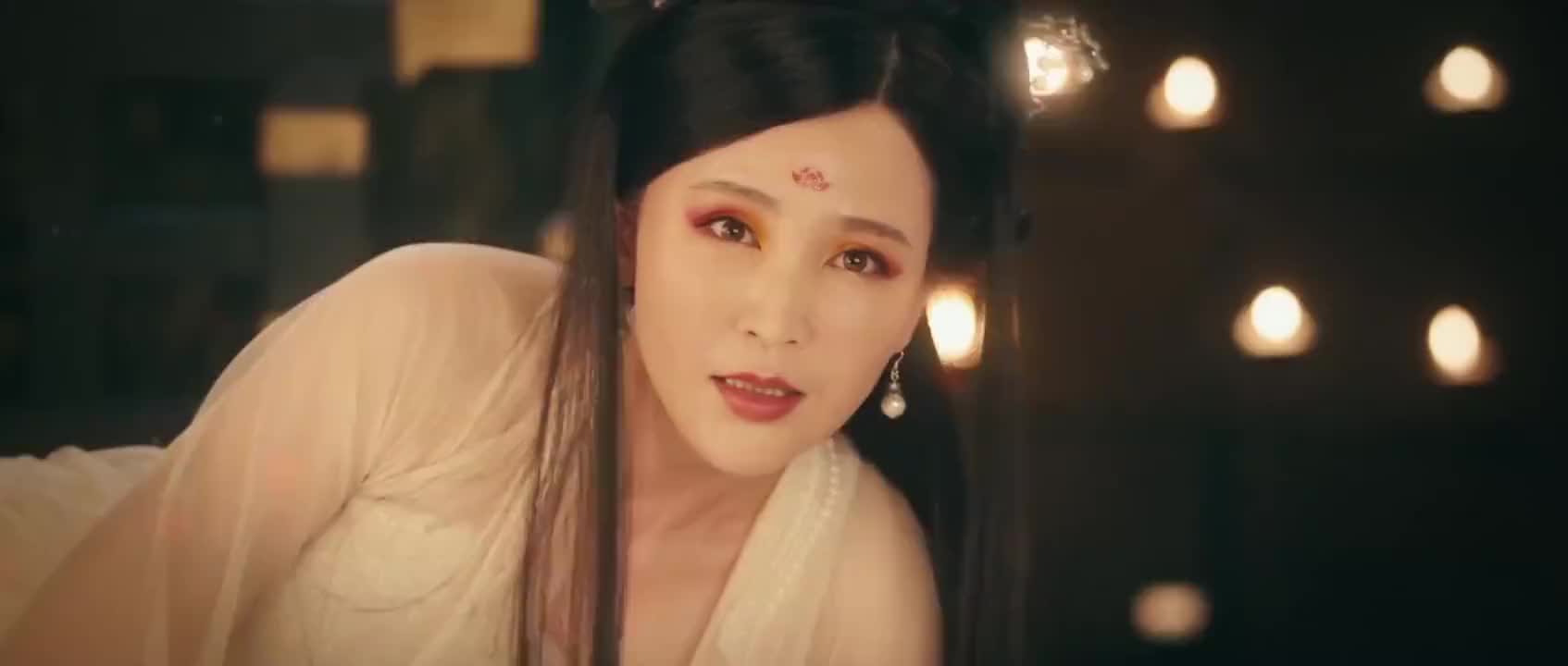 一曲凄美动听的《孟婆的碗》,仿佛唱出了爱情的来世与今生