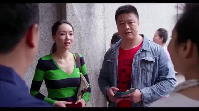一仆二主:女老板在家看书,鹦鹉竟开口讽刺,这鹦鹉成精啦
