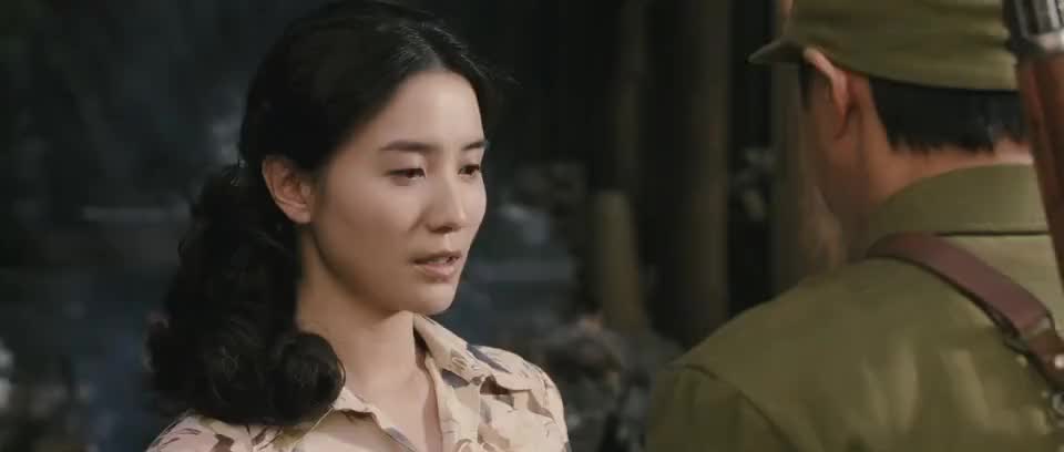 柳烟带牧良逢找国军,不料中途扭了脚,牧良逢做法真暖!