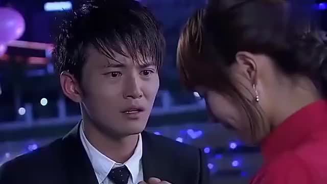 夏家三千金:严立恒深情的告白天美,天美主动去献吻