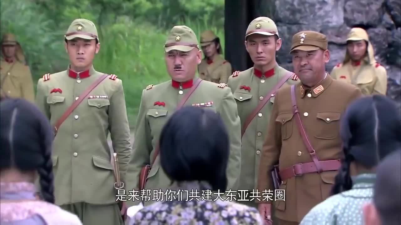 日军指挥官傻得可爱,让乡亲们听他们的话,说出游击队的下落