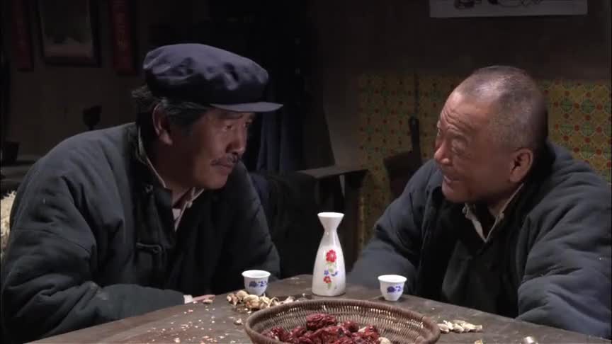 小麦进城:小麦上桌吃饭,林母连菜都不炒了,只喝白粥吃咸菜