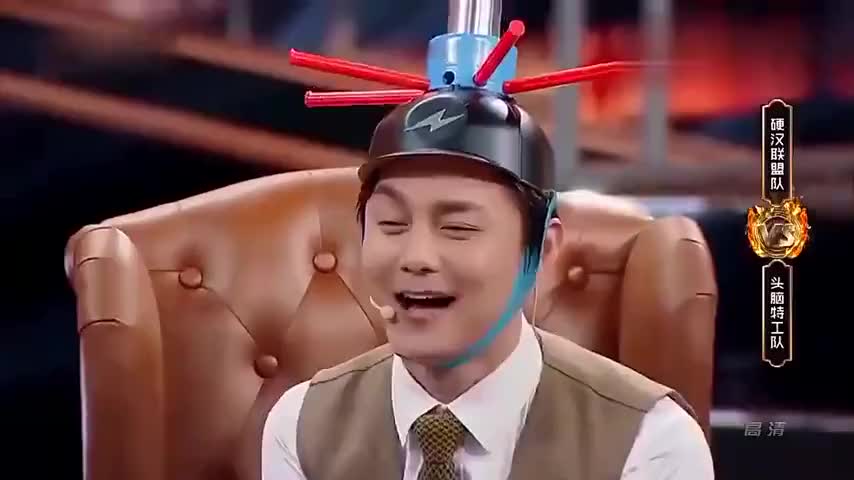 王牌对王牌:王源队举手表决,张丰毅获四票,打开文件后却是白纸