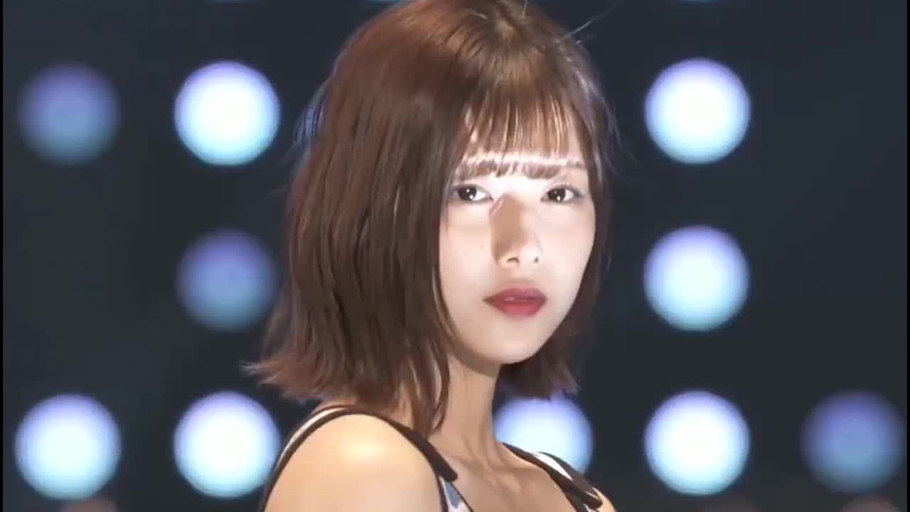 东京女孩时尚盛典 渡边理佐时装秀!网友:高颜值美女