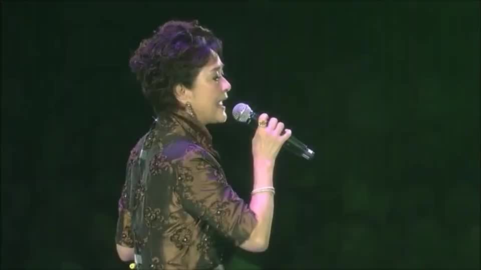 黄霑第一任妻子华娃演唱会《董小宛之惜别》,老歌真好听