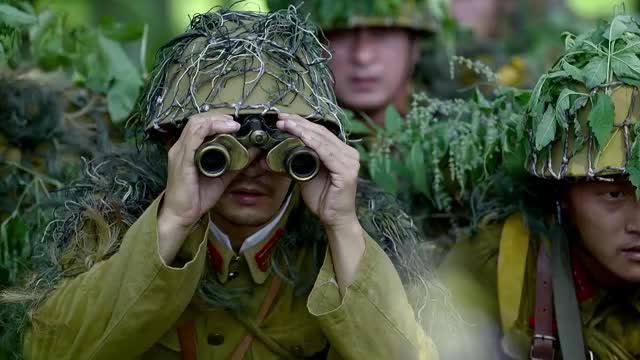 赵二轻松得到武器,返回山区,没想到屠狼队尾随而来