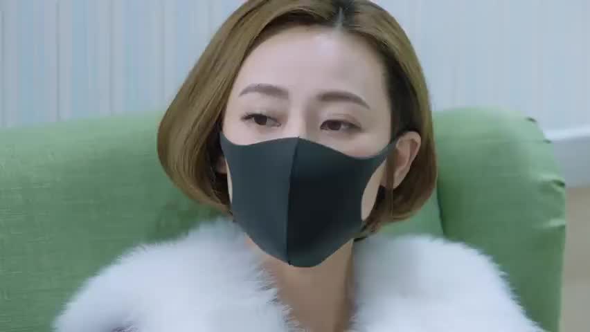 儿科医生蕾蕾手上鼓了大包护士长帮金小雅解围