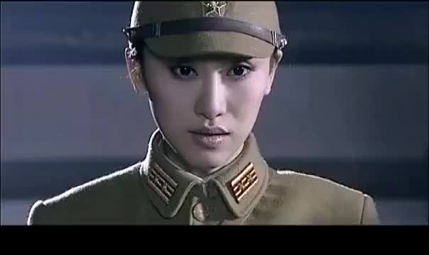 光影:鬼子想发射毒气弹,不料女特工扔来一颗雷,瞬间炸翻鬼子