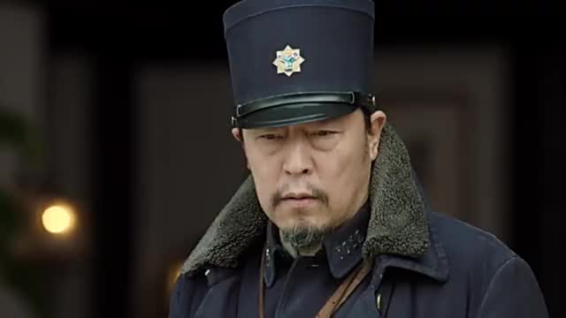 武田弘一来到倪大红的局子来悼念他曾经的中国同学