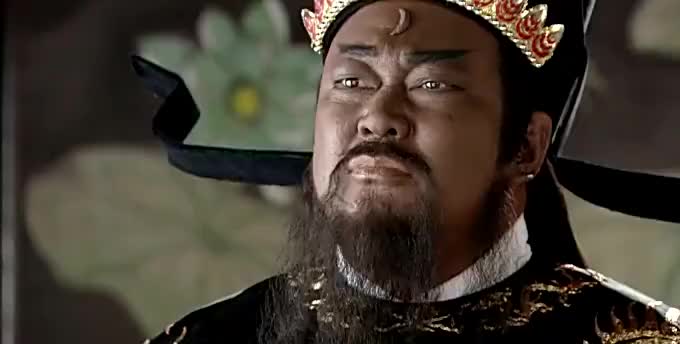 包拯铡了庞太师儿子,太师大怒请来圣旨,不料包拯又把他外甥铡了