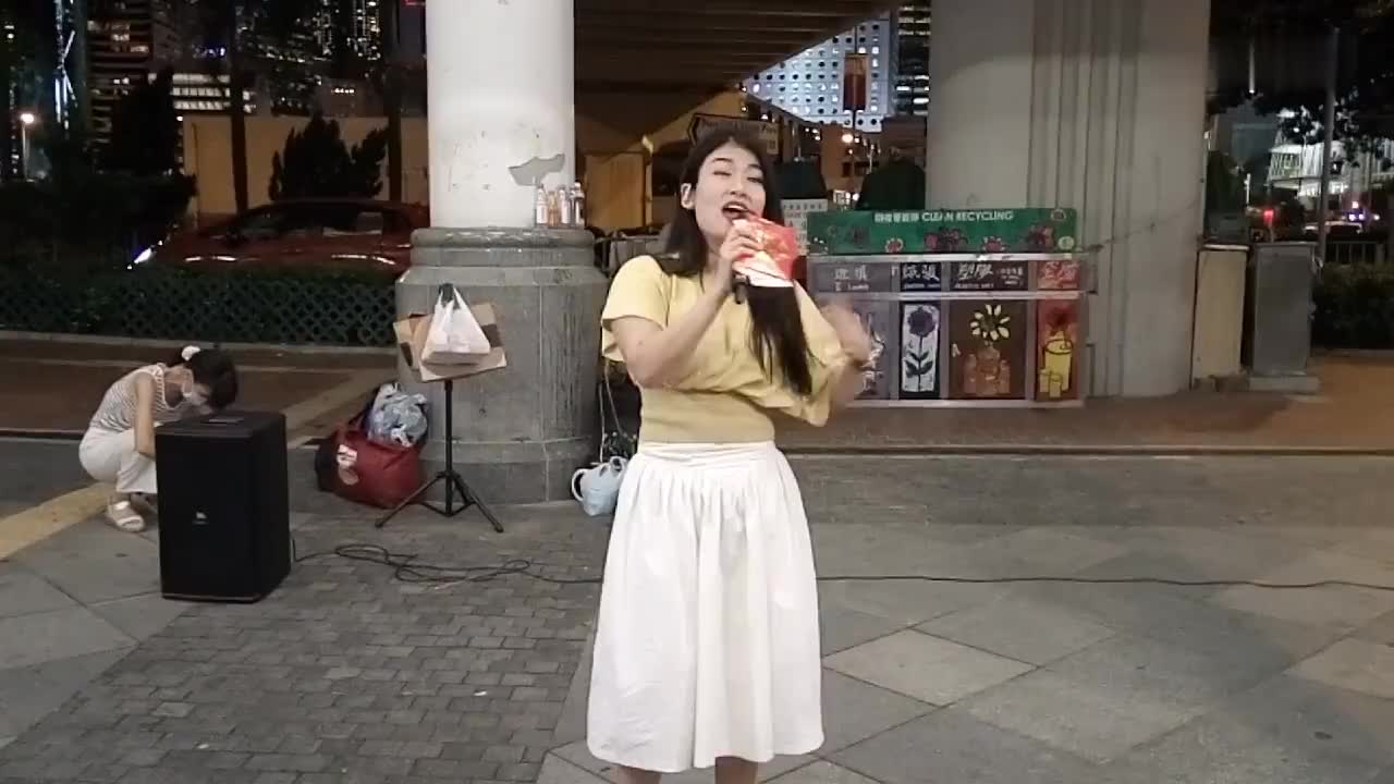 咱们相爱吧-春妮回忆自己刚生下婷婷时候的样子看着好心酸啊