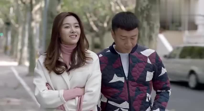 江莱见陆远在和漂亮女孩相亲,顿时不高兴了,直接坐过去宣布主权