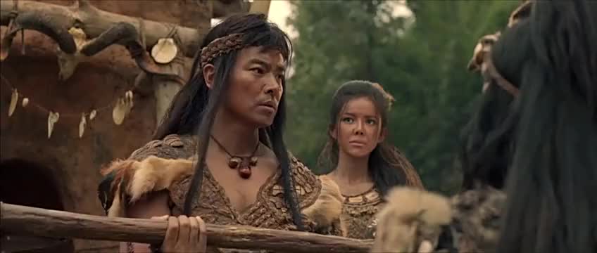 蚩尤召唤出上古巨蝎作战,不料黄帝有应龙相助,使蚩尤大败而归