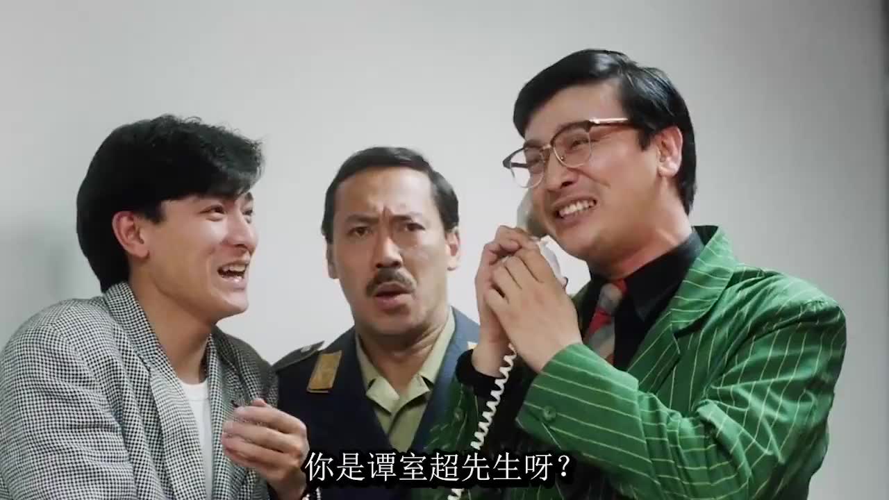 陈百祥向曹查理抱怨泡不到妞,叻哥对美女的方式没几个人能做出来
