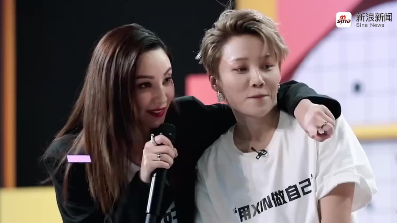 刘雨昕祝郑希怡毕业快乐:此后每天都直挂云帆