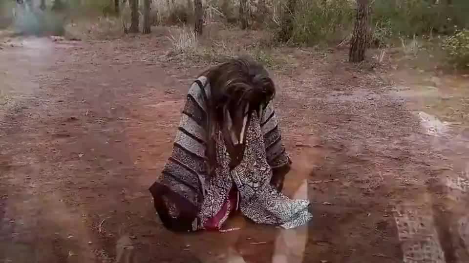 八仙过海:何晓云肉身损坏,汉钟离效仿哪吒,以莲藕为她重塑肉身