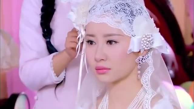 佟毓婉内心慌乱,杜允唐却吃醋逼问,两人感情出现裂痕